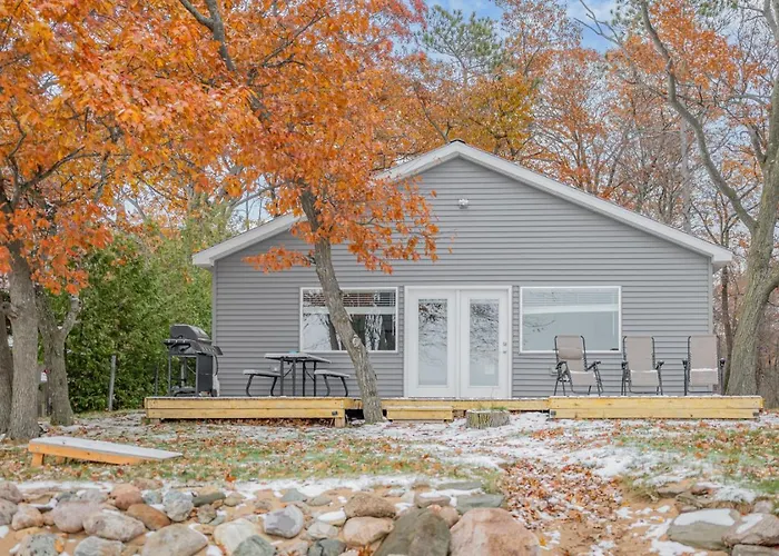 Cozy Home Lake Huron II