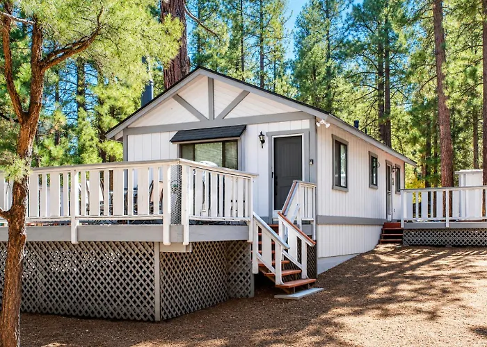 Cedar Pines - Fireplace, Deck, Barbecue, Close To Hiking Trails