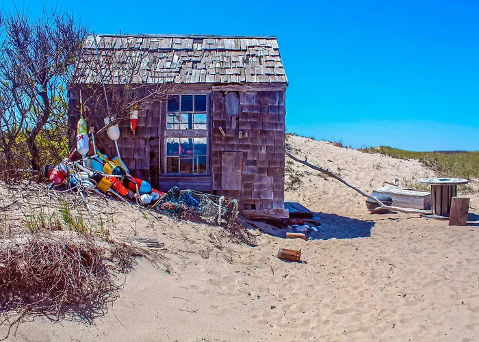 Walk To Beach W Roof-Level Deck