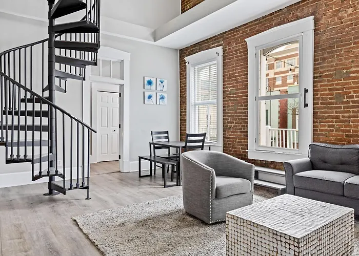 Historic Main St 2Br | Steps To Shops