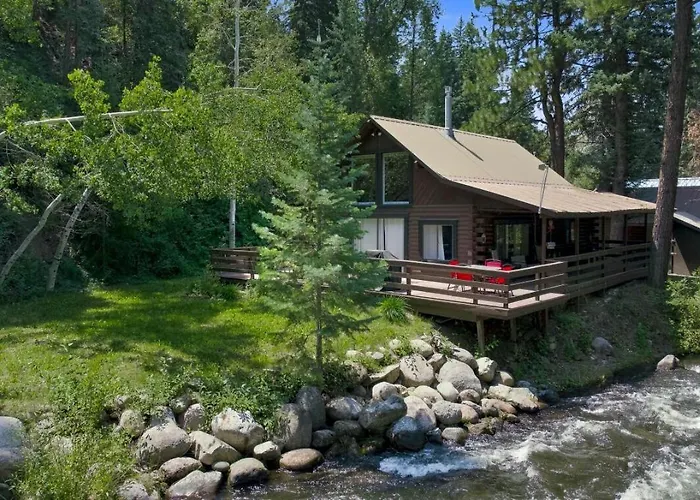 235 Verde Lane Hideaway River Cabin