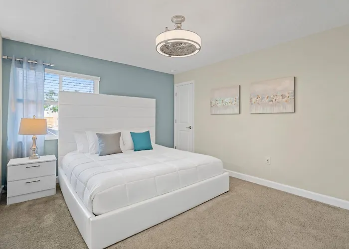 Stunning Townhouses 5 Minutes Away Disney!