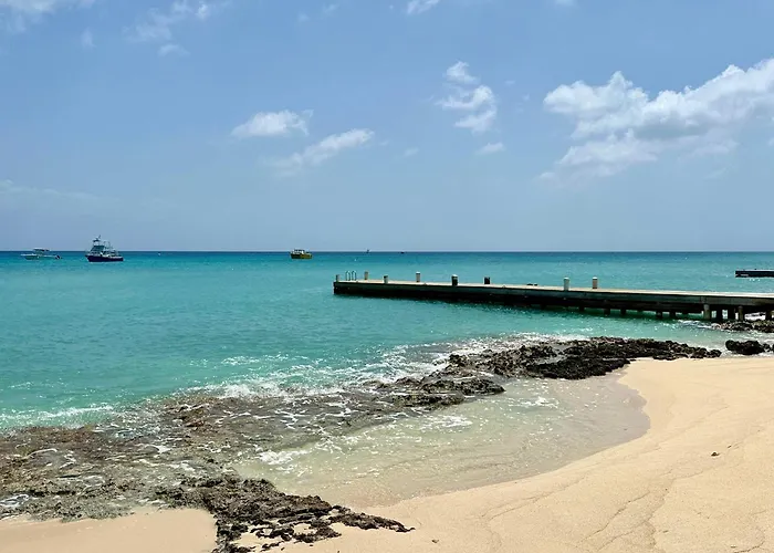 Seven Mile View #3B - Oceanfront Studio & Pool