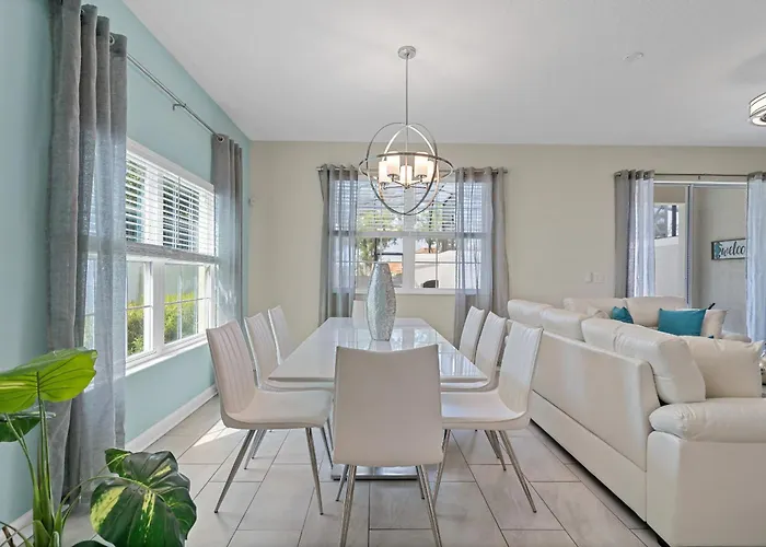 Stunning Townhouses 5 Minutes Away Disney!