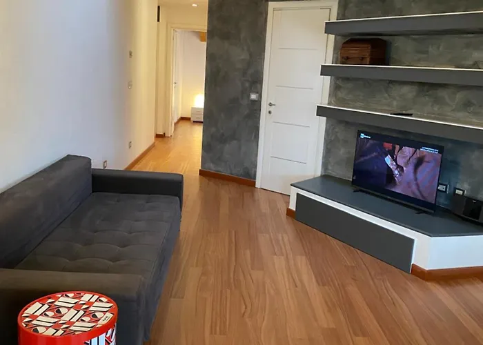 Interno 8 Appartamento Con Box Auto Privato Gratuito