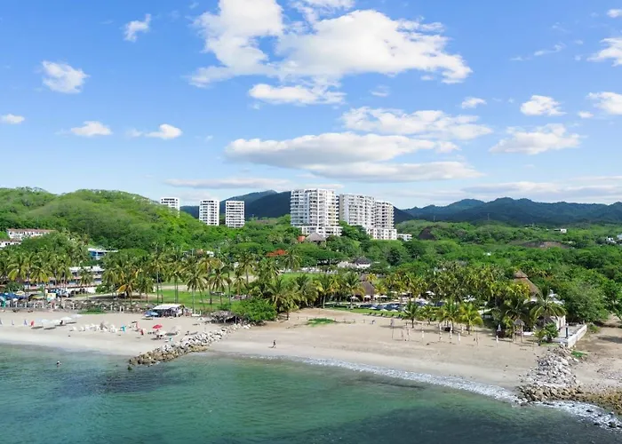 Alamar - Oceanview Condos With Beach Club Resort Access