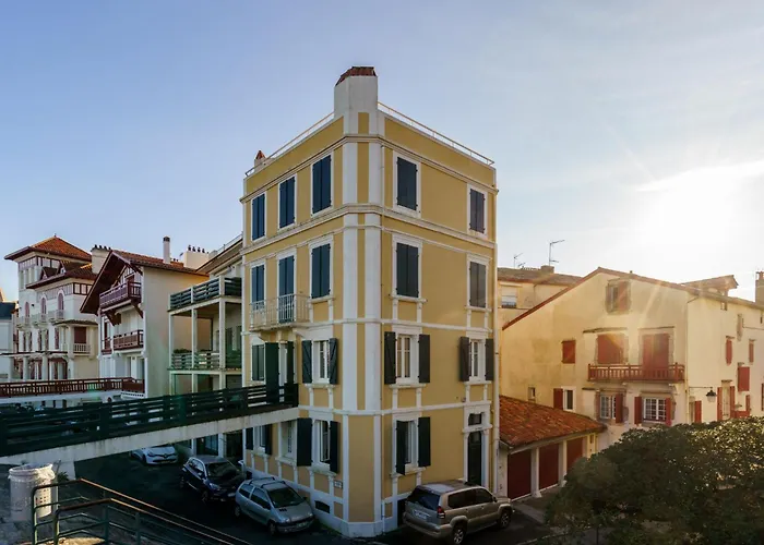 Apartment Villa La Concha-1 By Interhome