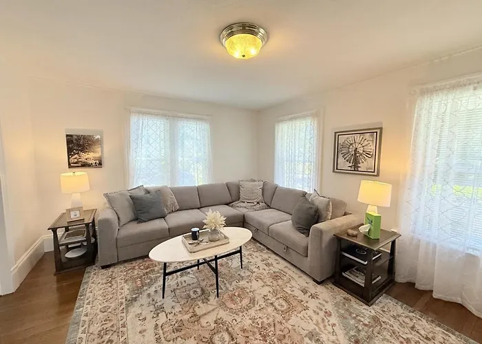 Prime West Hartford Center Location: Historic Gem