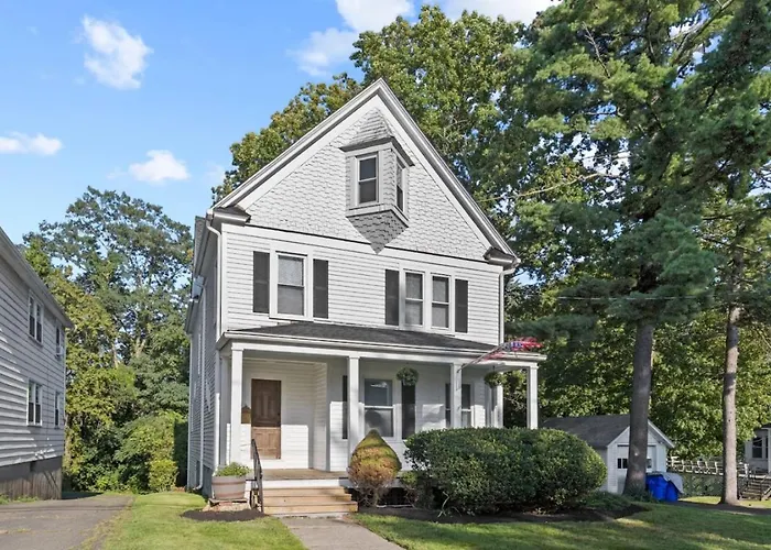 Prime West Hartford Center Location: Historic Gem