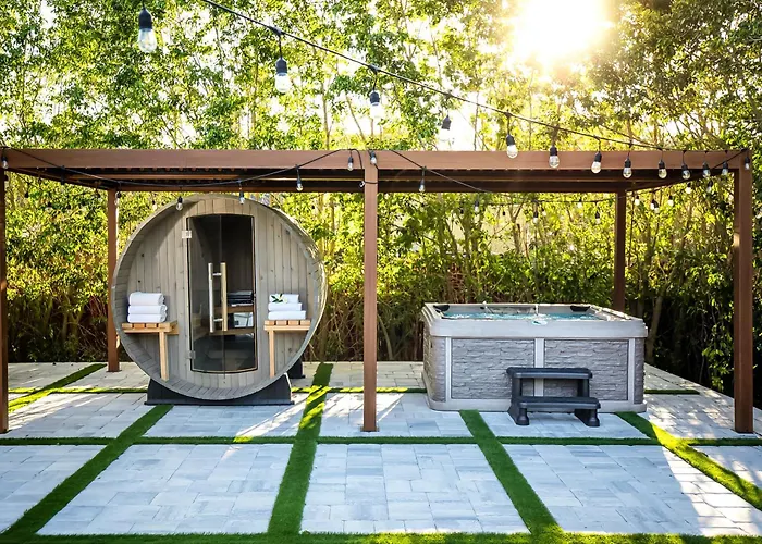 Velvet Bloom Bubbling Spa Retreat with Sauna&Jacuzzi