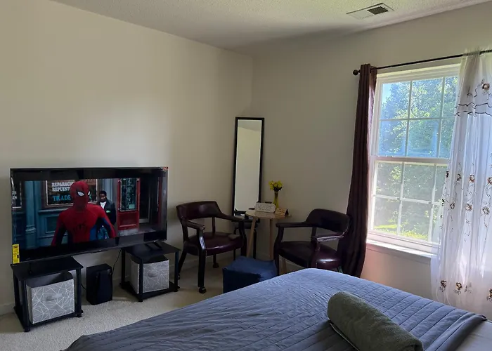 Wonderful Room In Great Neighborhood In Private House For One Person Only