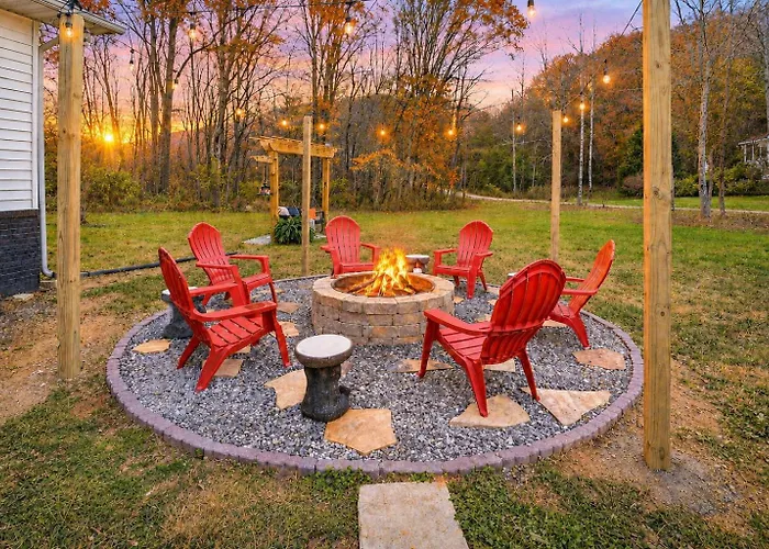 The Ultimate Smoky Mountain Escape! Game Room, Theater, Hot Tub, Fire Pit & The Ultimate In Luxury Living - Close To All Major Top Attractions