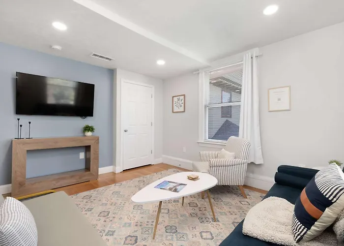 Jennifer'S Cozy Apt Near Brown W In Unit Laundry