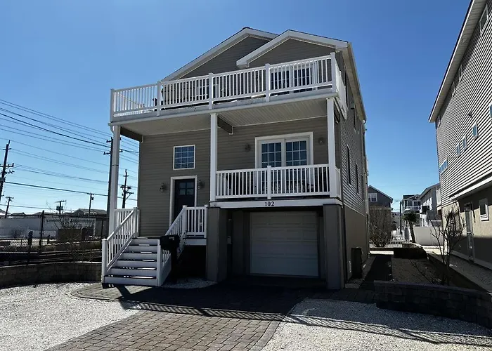 Roof-Top Deck With Ocean & Bay Views Single Family Beach Badges Private Yard Ping Pong And Pool Table Wifi 1 Block From Ocean 15 Blocks To Bay