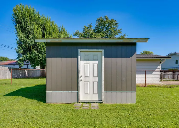 Charming Kingsport Home W/ Spacious Fenced Yard!