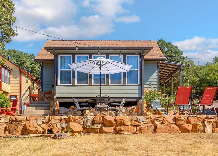 1/2 Mi To Lake Lawtonka: Mtn-View Haven!