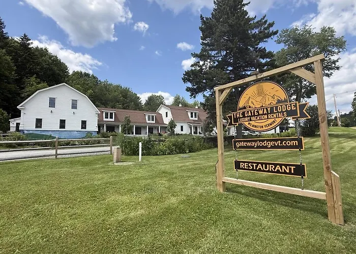 Luxury 2 Bedroom Townhome 102