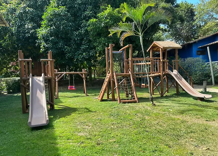 Bangalô com Quarto, Sala, Varanda