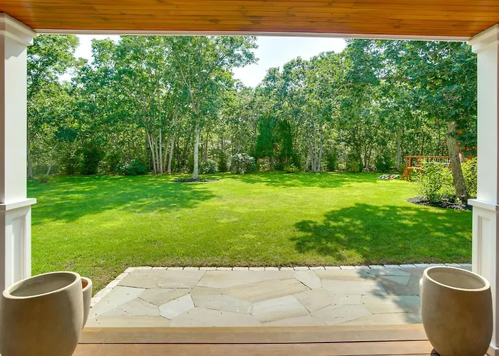 Summer Beach Pass: Wooded Martha'S Vineyard Escape