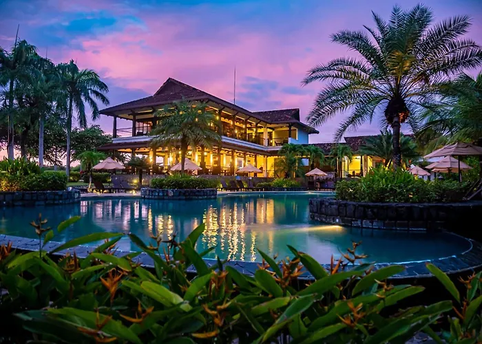 Golf From Home! 8Br Lux Villa, Pool, Beach Club!