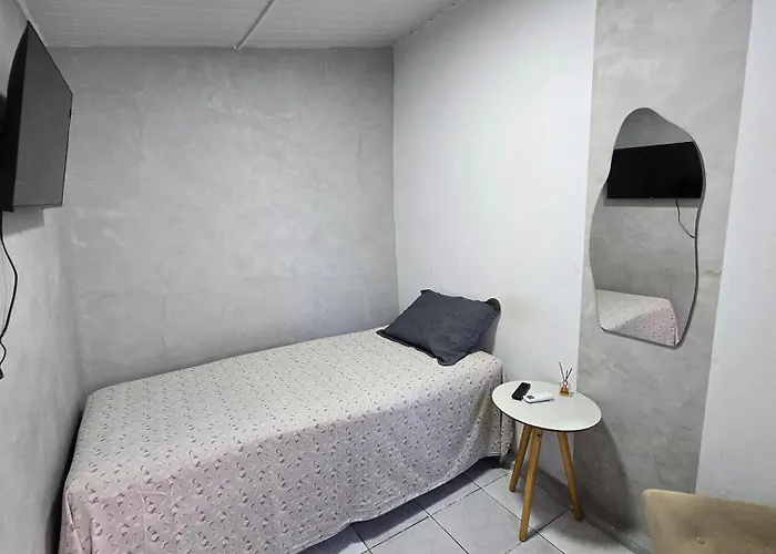 Quarto solteiro custo-benefício