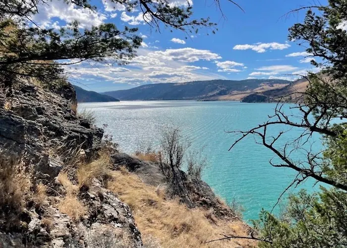 Okanagan Valley Beautiful 2 Beds 2 Bath