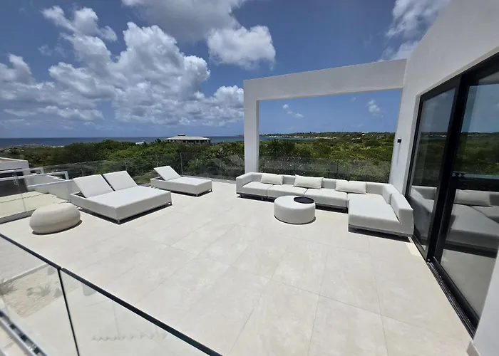 Ocean View Apartment With Own Private Gym Sauna & Plunge Pool