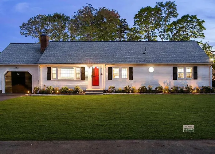 Pool, Hot Tub, Pickleball, Games, Movies, Playroom, Pets Ok