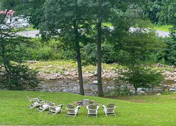 Riverfront Home W/ Mtn Views, Near Blue Ridge Pkwy