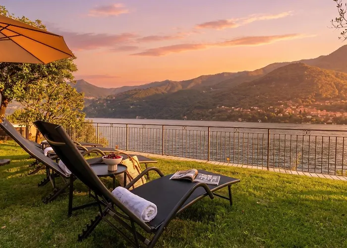 Lake Front Casa Giulia! Hot Tub, Garden, Gym, Ac, Pk!
