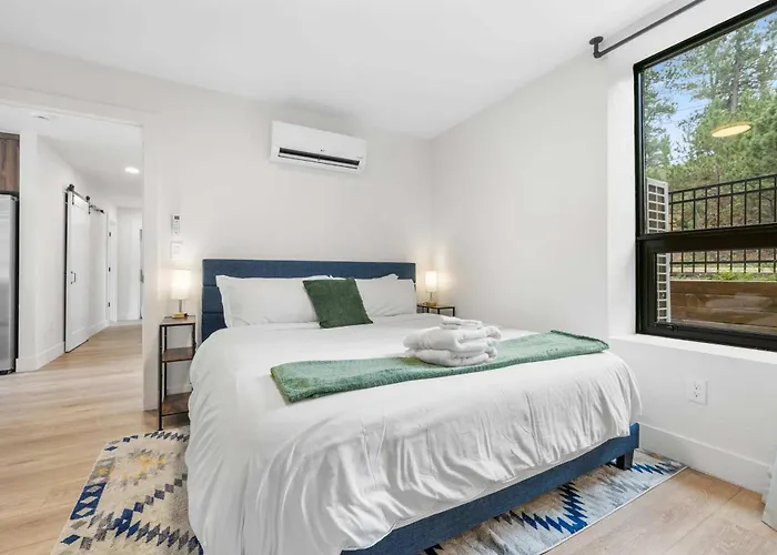 Modern Stay In The Heart Of Evergreen