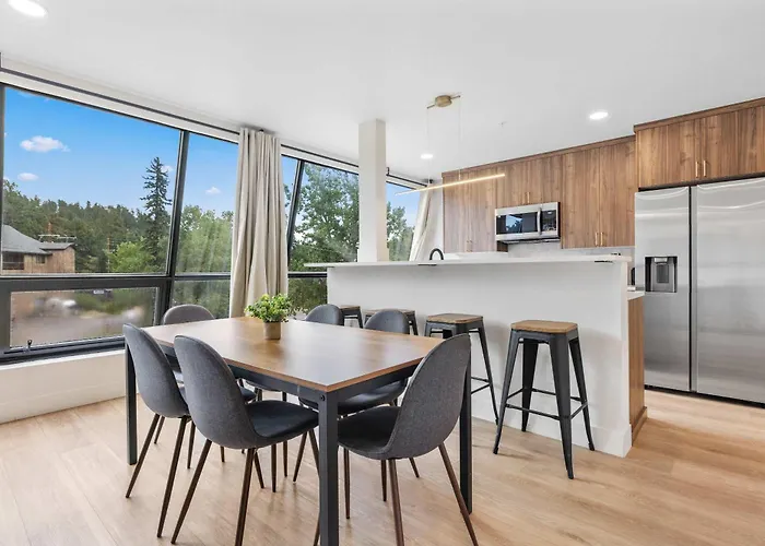 Modern Stay In The Heart Of Evergreen