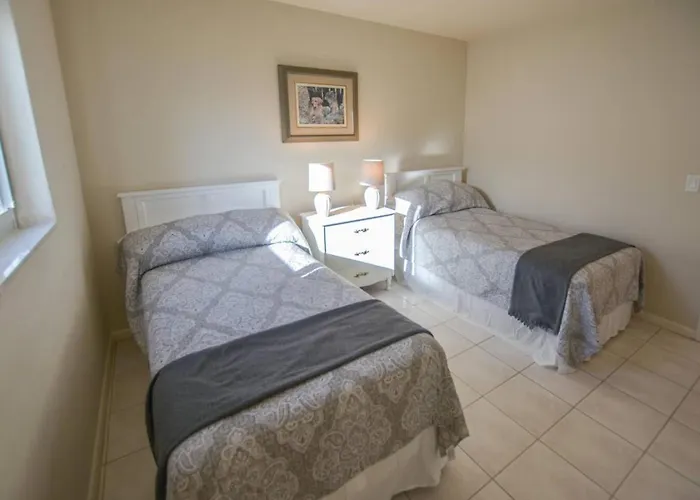 Walk To The Beach From This Affordable 2Br Condo