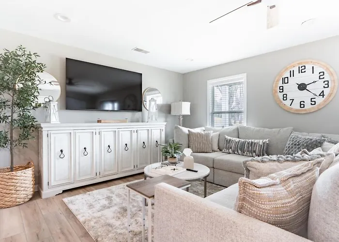 Luxury 3Br Pond View Home With Gameroom