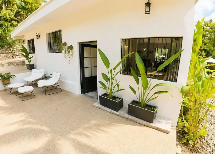 Casa Bonita With Private Pool 80 M From The Beach