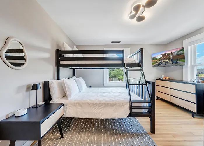 Time On 10Th Blends Historic Charm With Modern Comfort