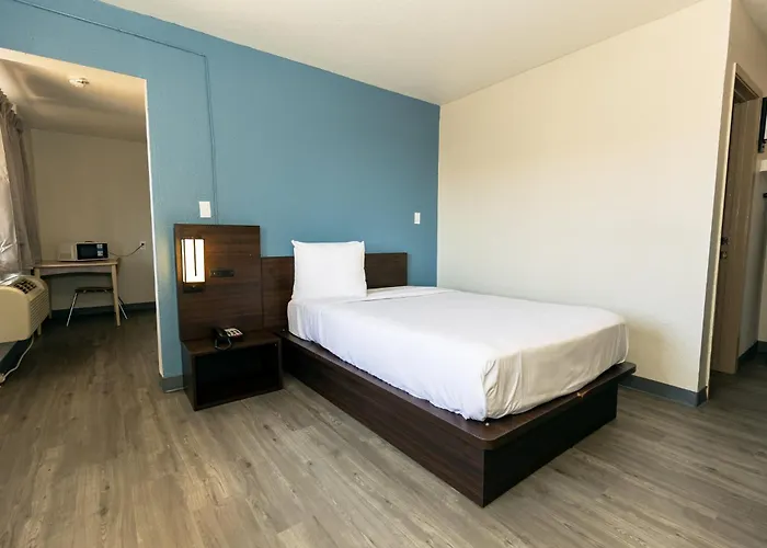 Lubbock Inn & Suites