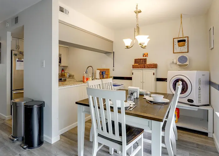 Walk To Capitola Village: Condo W/ 2 Surfboards