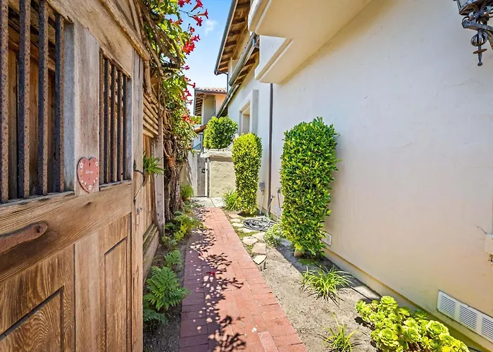 3263 Villa By The Sea