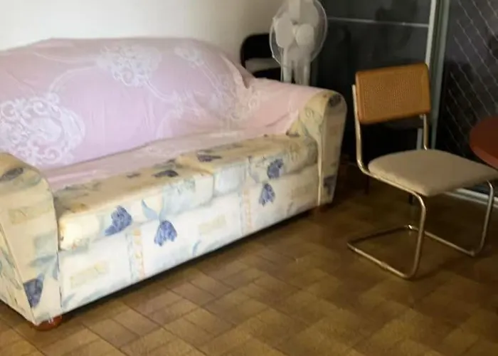 R4 Bright Spacious Room Near Perth Airport With Ac