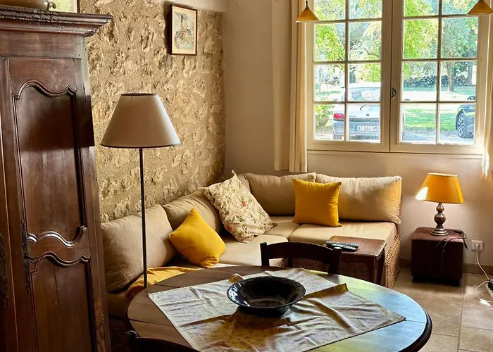 Luberon Beautiful Small Semi-Detached Villa Pool And Serenity