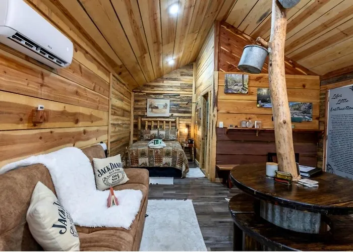 Creekside Cabin Retreat With Hot Tub & Fire Pit In Caddo Gap, Arkansas