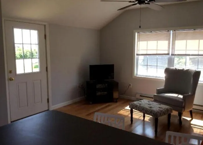 Compact Vacation Rental With Wi-Fi Near Sawyers Beach, New Hampshire