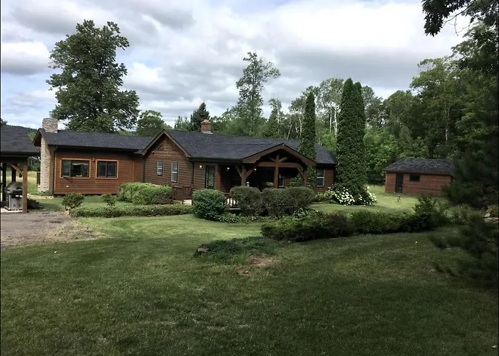 Family Friendly Vacation Rental In Pikes Creek River Valley Near Bayfield, Wisconsin
