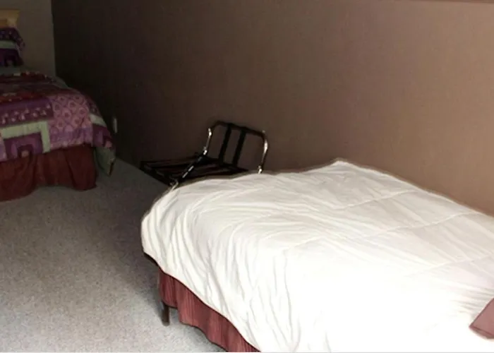 One-Bedroom Suite Lodging Perfect For Families On A Resort In Greer, Arizona