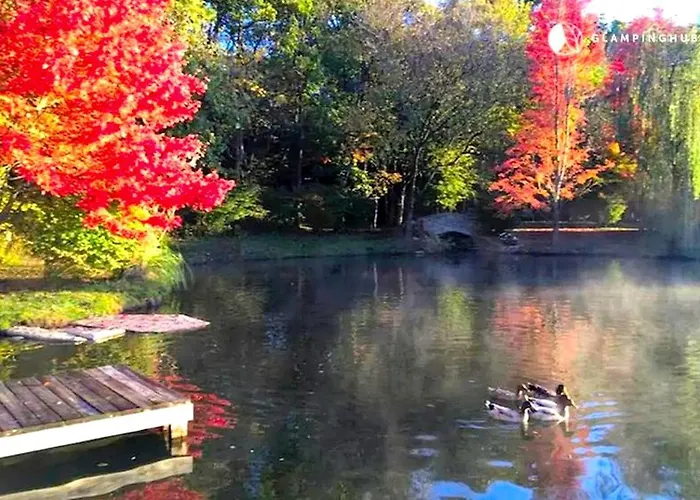 Romantic Getaway Surrounded By Gardens And Woodland Trails Near Overland Park, Kansas