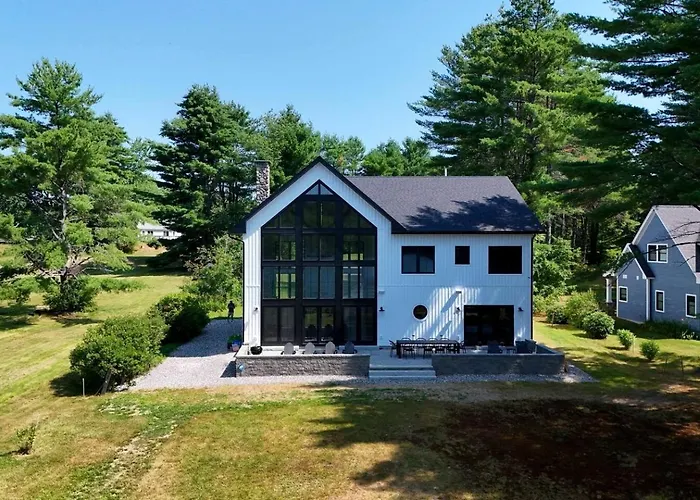 Elegant Waterfront Home With Sonos & Private Pond Access In Bridgton, Maine
