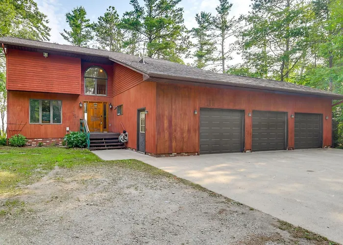Private Beach On Lake Huron! Group Retreat W/ Deck