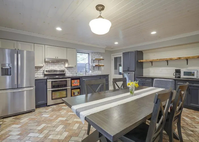 Near Lakes & Trails! Northwoods Retreat