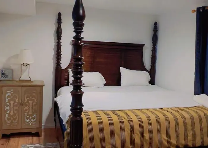 King Bedroom With Private Bathroom